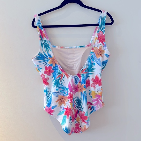 Joe Fresh One Piece Swim Suit - Picture 3 of 7